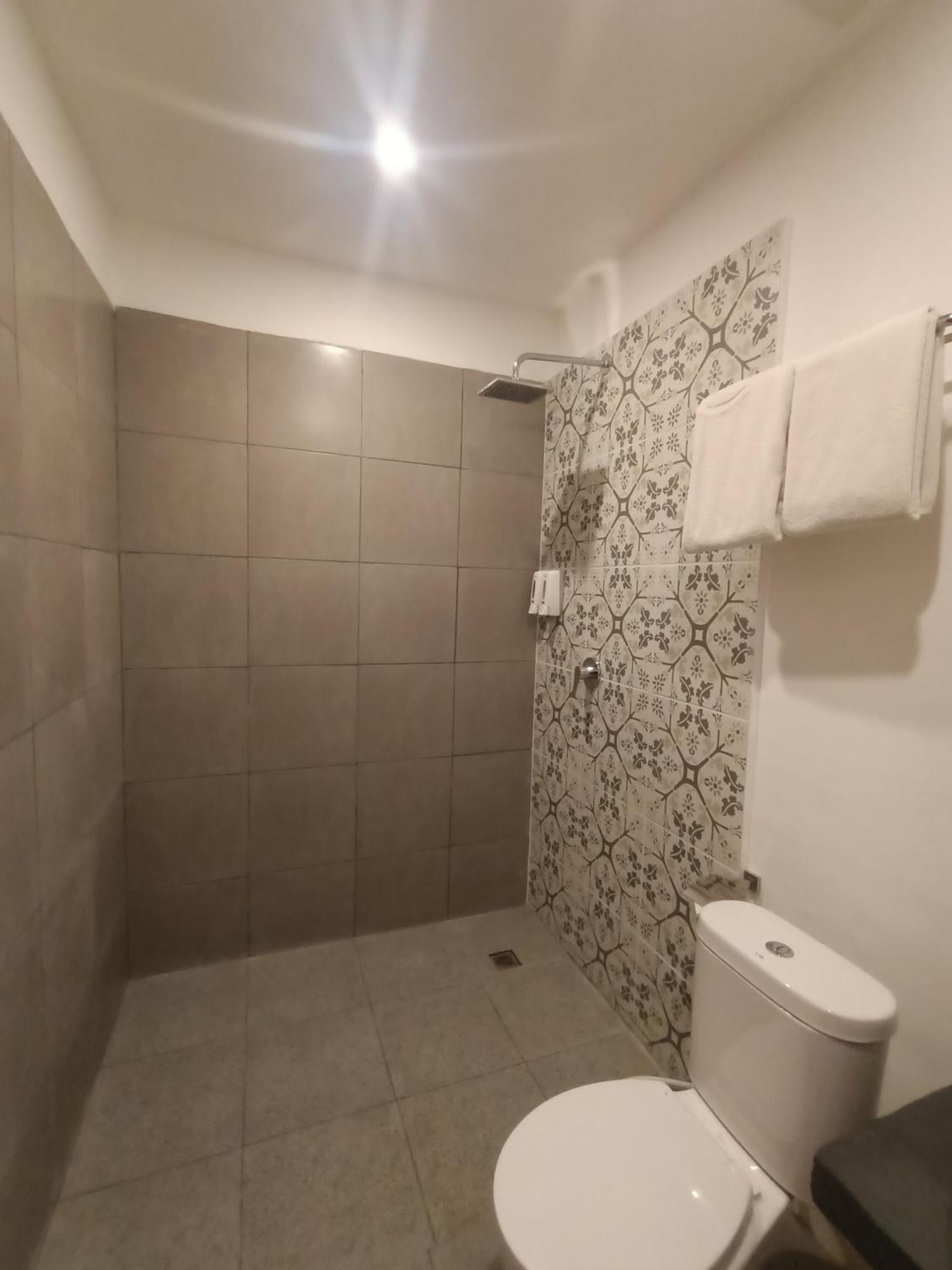Attara Inn Сенггігі Екстер'єр фото